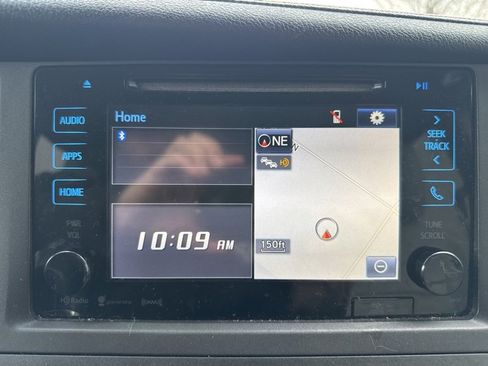 Used 2017 Toyota Sienna XLE image 13