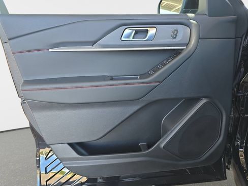 Used 2025 Ford Explorer ST-Line AWD/4WD image 29