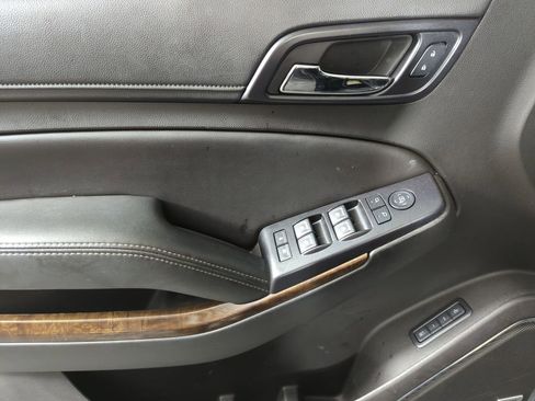 Used 2018 Chevrolet Tahoe LT w/ RST Edition image 9