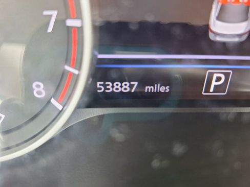 Used 2025 Nissan Sentra SV FWD image 16