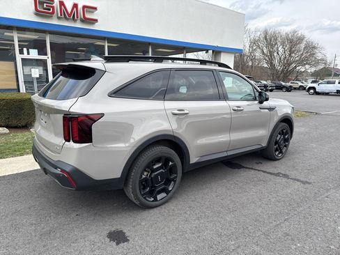 Used 2024 Kia Sorento X-Line EX image 6