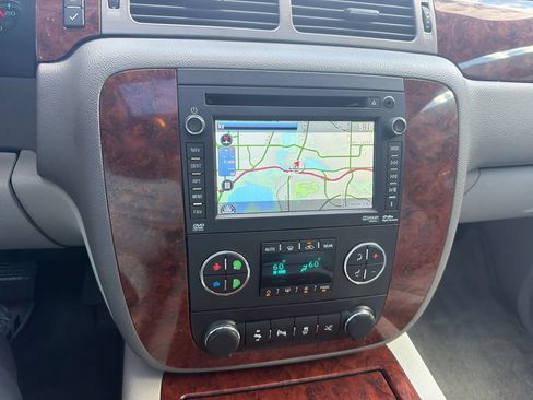 Used 2014 Chevrolet Tahoe LTZ RWD image 28