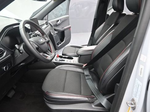 Used 2025 Ford Escape ST-Line FWD image 15