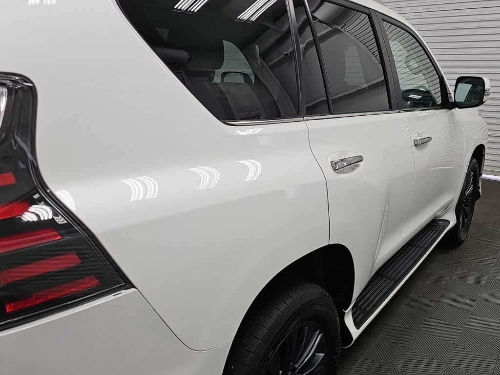 Used 2023 Lexus GX 460 Premium w/ Accessory Package AWD/4WD image 10