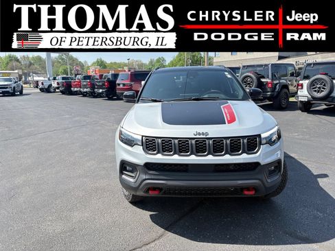 Used 2024 Jeep Compass Trailhawk w/ Trailhawk Elite Group AWD/4WD image 2