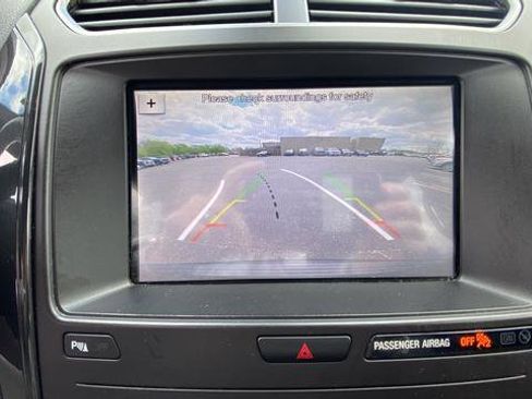 Used 2019 Ford Explorer XLT w/ Equipment Group 202A AWD/4WD image 13