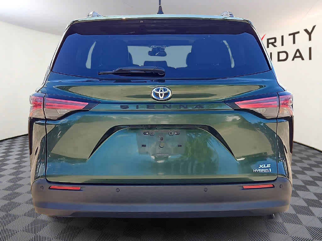 Used 2021 Toyota Sienna XLE FWD image 5