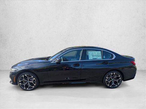 Used 2025 BMW 330i Sedan w/ Premium Package image 9