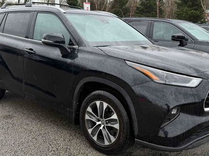 Used 2023 Toyota Highlander XLE
