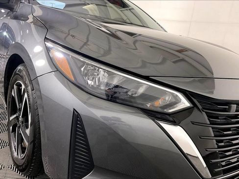 Used 2025 Nissan Sentra SV FWD image 38