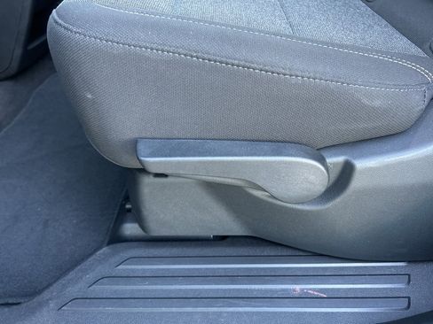 Used 2025 GMC Acadia Elevation image 13