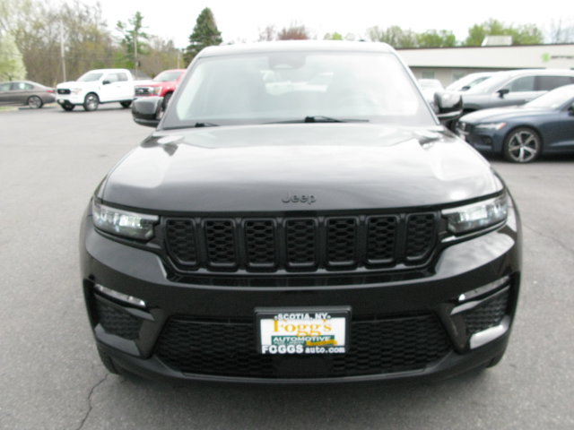 Used 2023 Jeep Grand Cherokee Limited w/ Black Appearance Package AWD/4WD image 12