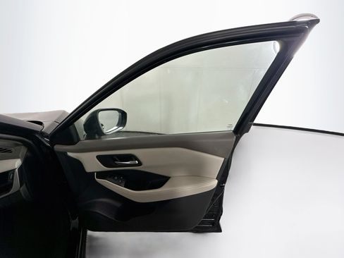Used 2025 Nissan Rogue SV AWD/4WD image 31