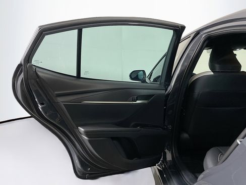 Used 2025 Toyota Camry SE w/ Convenience Package image 25