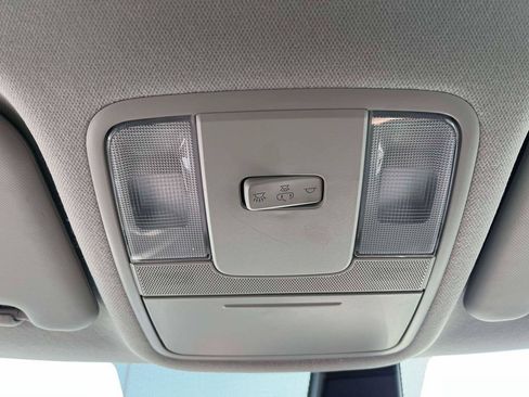 Used 2025 Kia Soul LX w/ LX Technology Package FWD image 22