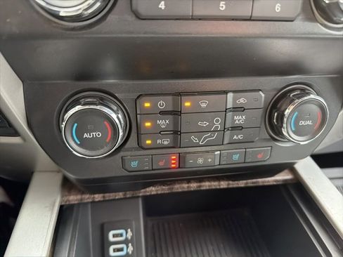 Used 2019 Ford F350 Lariat w/ Lariat Ultimate Package image 18