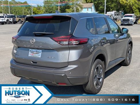 Used 2024 Nissan Rogue SV AWD/4WD image 6