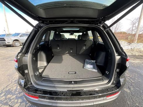 New 2026 Jeep Grand Cherokee Limited w/ Limited Altitude Package image 7