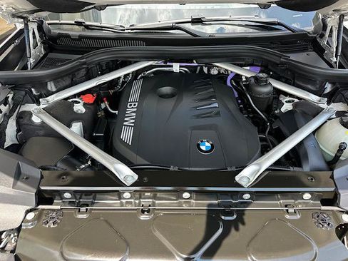 Used 2025 BMW X7 xDrive40i w/ Executive Package AWD/4WD image 12