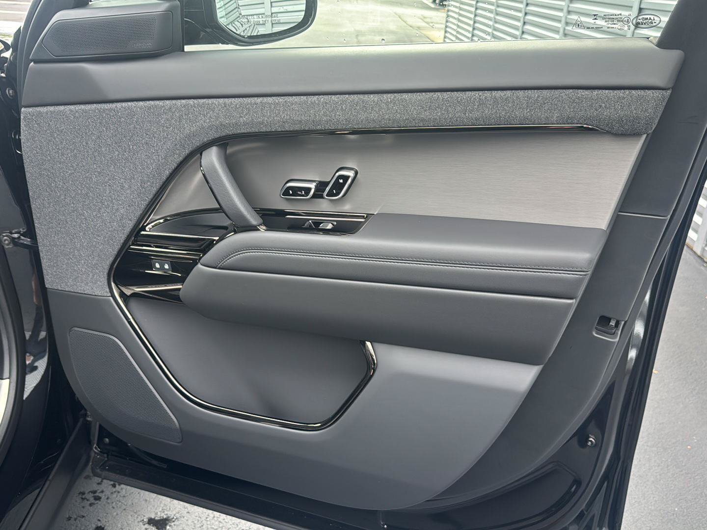 New 2027 Land Rover Range Rover Sport SE AWD/4WD image 12