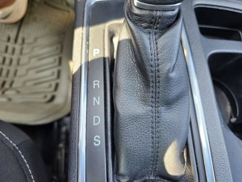 Used 2018 Ford Escape SE FWD image 21