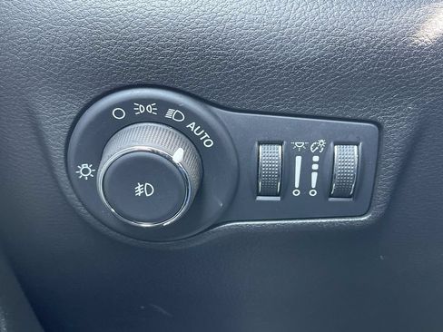 Used 2025 Jeep Compass Limited AWD/4WD image 29