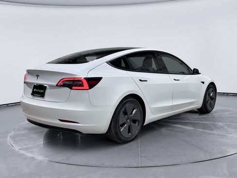 Used 2021 Tesla Model 3 Standard Range Plus RWD image 3