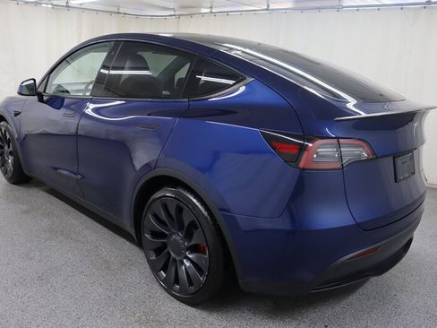 Used 2022 Tesla Model Y Performance AWD/4WD image 5