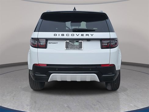 Certified 2025 Land Rover Discovery Sport Dynamic SE image 6
