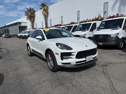 Used 2021 Porsche Macan AWD/4WD image 3