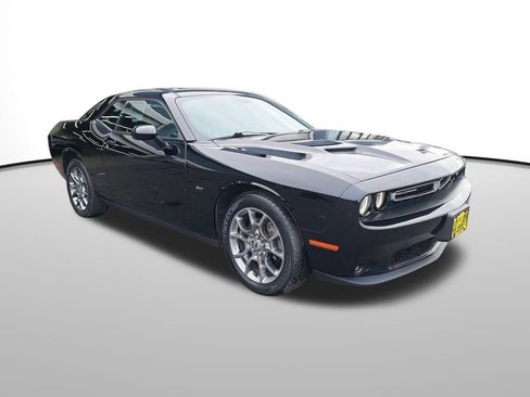 Used 2017 Dodge Challenger GT image 8