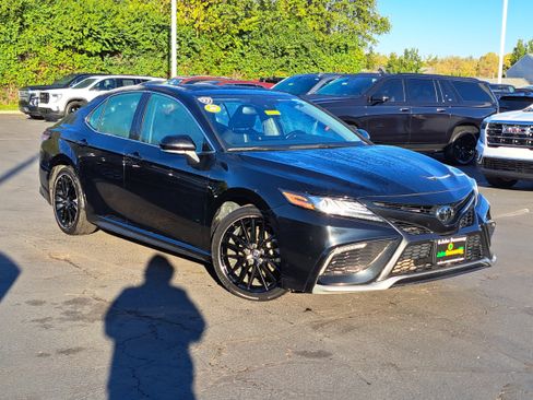 Used 2022 Toyota Camry XSE image 27