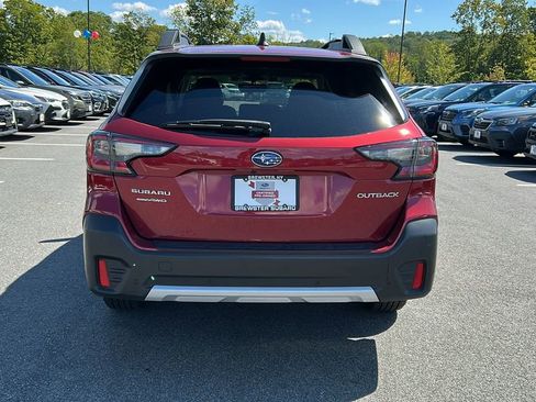 Certified 2022 Subaru Outback Limited image 3