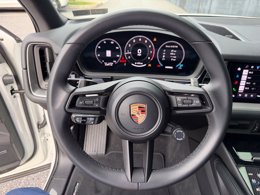 Certified 2026 Porsche Cayenne AWD/4WD image 25