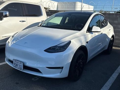 Used 2023 Tesla Model Y Long Range AWD/4WD image 7