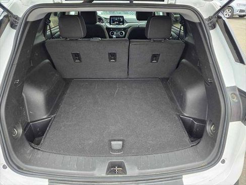 Used 2025 Chevrolet Blazer LT AWD/4WD image 13
