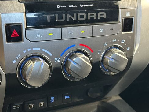 Used 2020 Toyota Tundra SR5 w/ SR5 Convenience Package AWD/4WD image 21