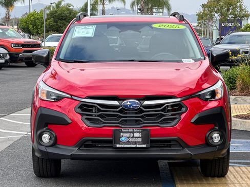 Used 2025 Subaru Crosstrek 2.5i Premium AWD/4WD image 10