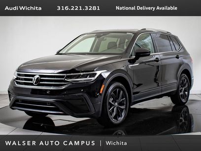 Used 2024 Volkswagen Tiguan SE w/ Panoramic Sunroof Package