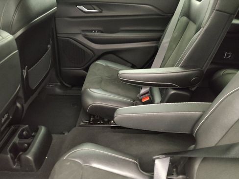 Used 2023 Jeep Grand Cherokee L Laredo image 18