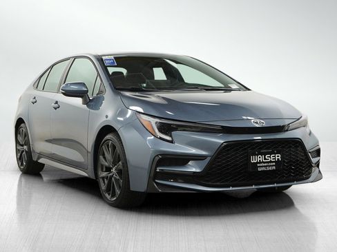 Used 2026 Toyota Corolla SE w/ SE Package FWD image 7