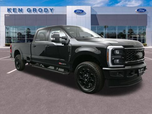 Used 2025 Ford F350 Lariat w/ Black Appearance Package AWD/4WD image 1