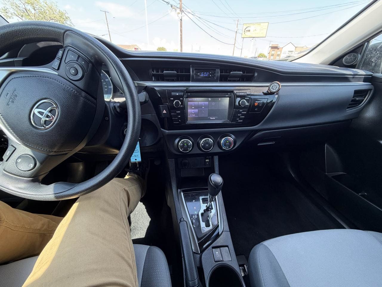 Used 2016 Toyota Corolla L FWD image 14