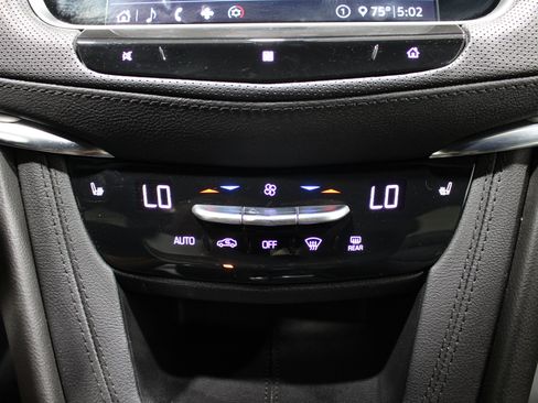 Used 2020 Cadillac XT5 Luxury FWD image 18