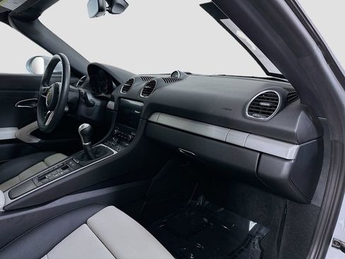 Used 2024 Porsche 718 Boxster image 27