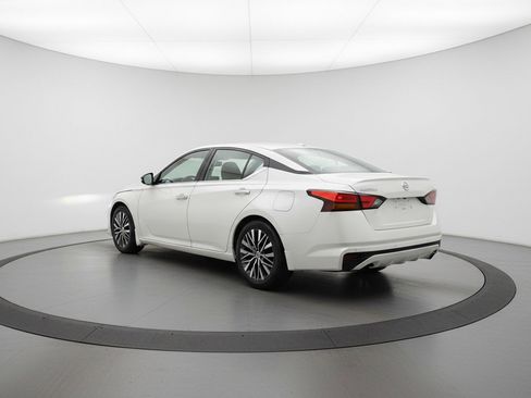 Used 2025 Nissan Altima 2.5 SV image 6