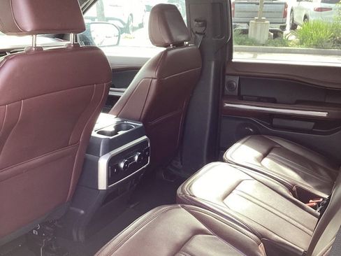 Used 2024 Ford Expedition Limited image 9