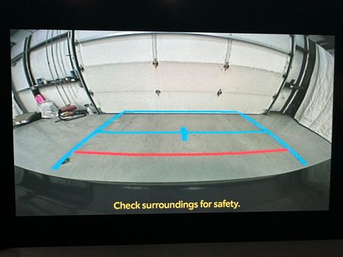 Used 2025 Toyota Prius XLE image 39