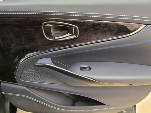Used 2025 Aston Martin DBX 707 image 28