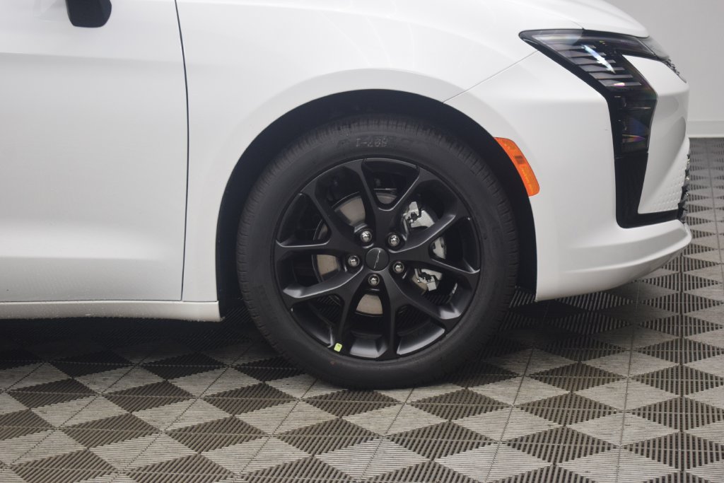 New 2027 Chrysler Pacifica Select FWD image 6